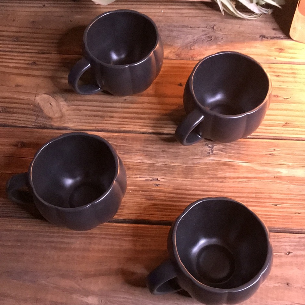 Pottery Barn Black Jack O'Lantern Pumpkin Stoneware Mugs - Set of 4 🎃 - Picture 7 of 16